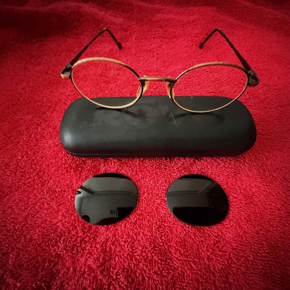 REVO - sunglasses - Picture 1 of 5